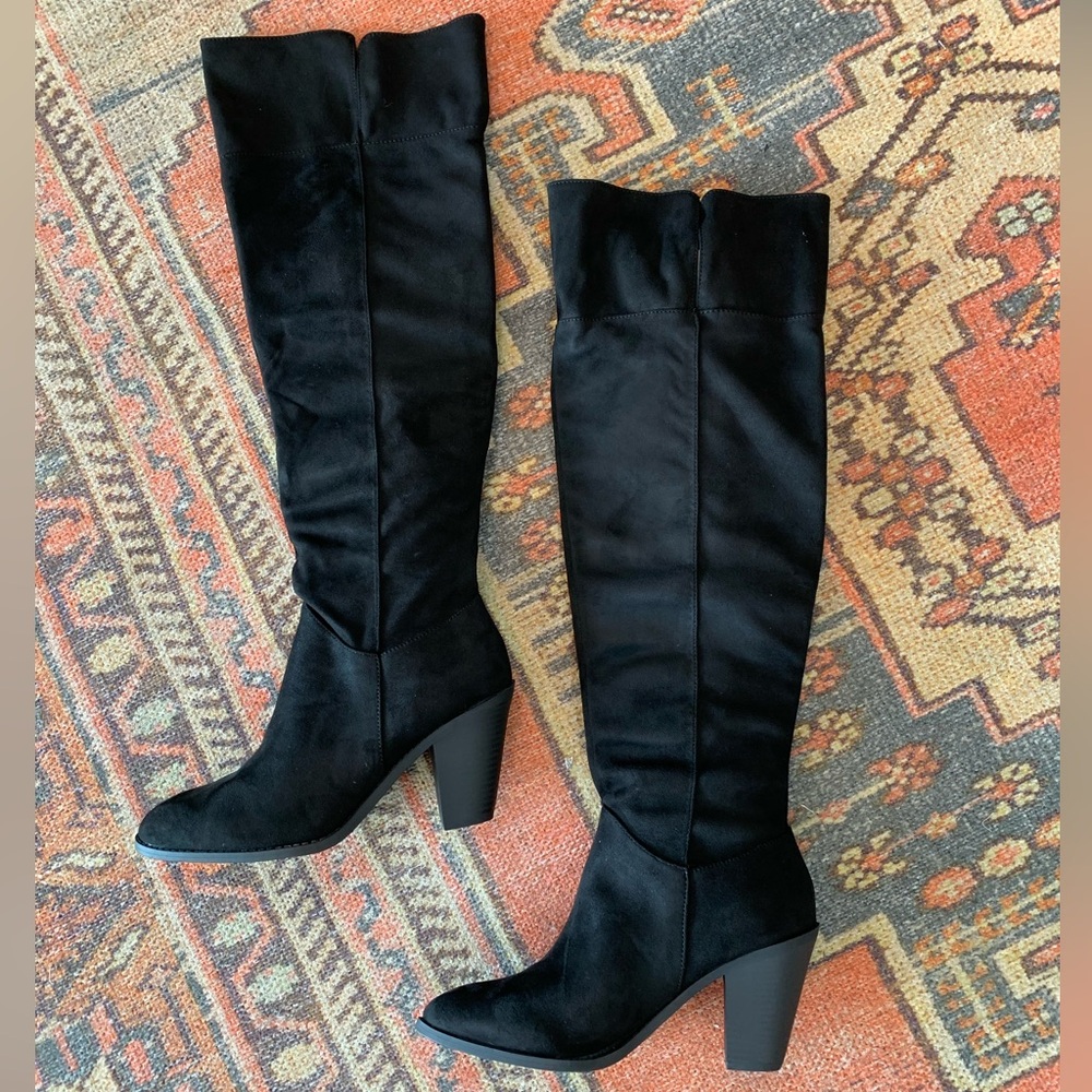 Qupid knee high boot.